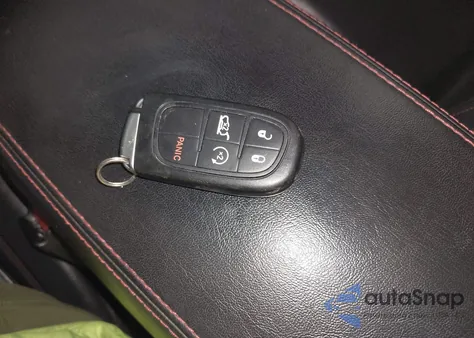 2015 Jeep Cherokee Trailhawk z USA, uszkodzony, nr VIN 1C4PJMBS1FW570175